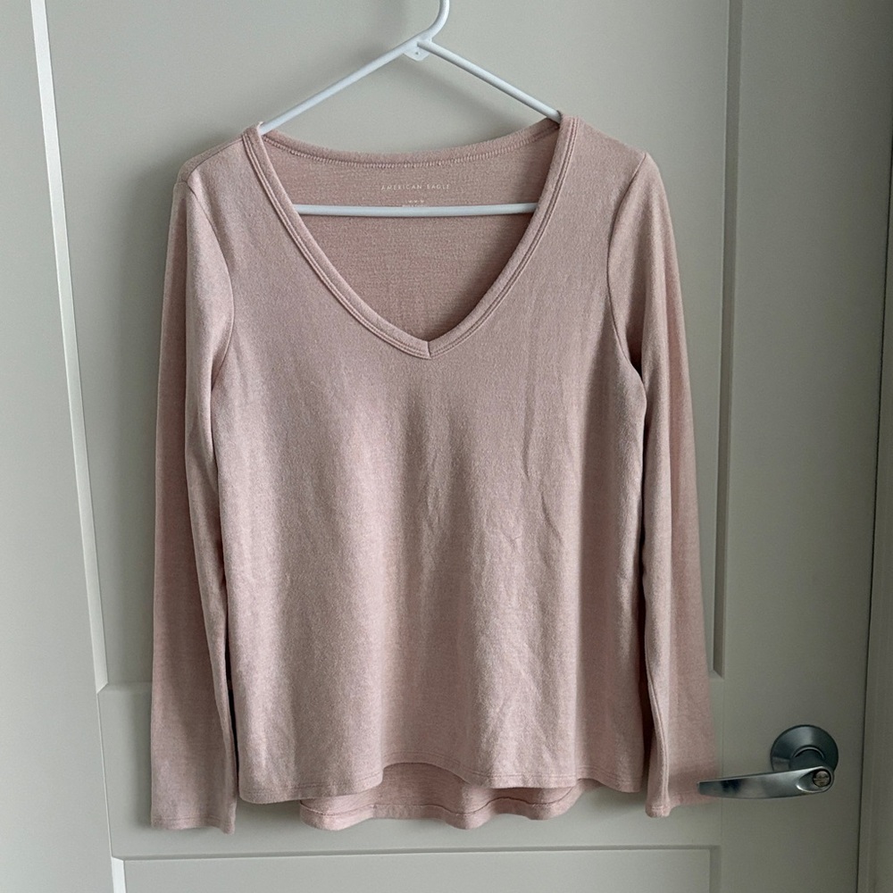 American Eagle Outfitters Light Blush V-Neck Long Sleeve Top